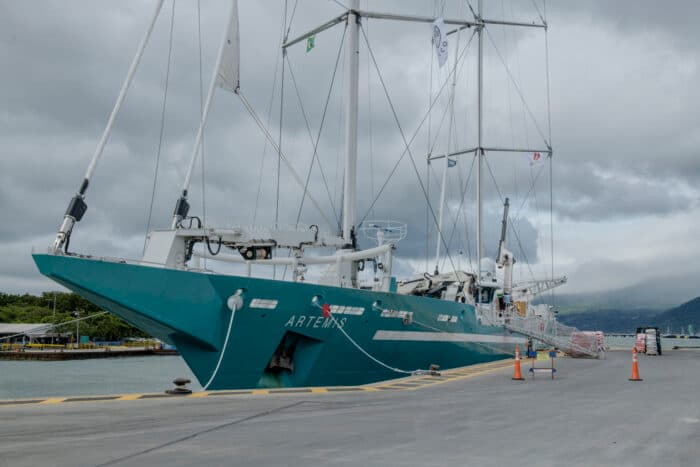 Brazilian Company Launches First Sustainable Coffee Export Journey via Zero-Emission Sailboat Sailboat