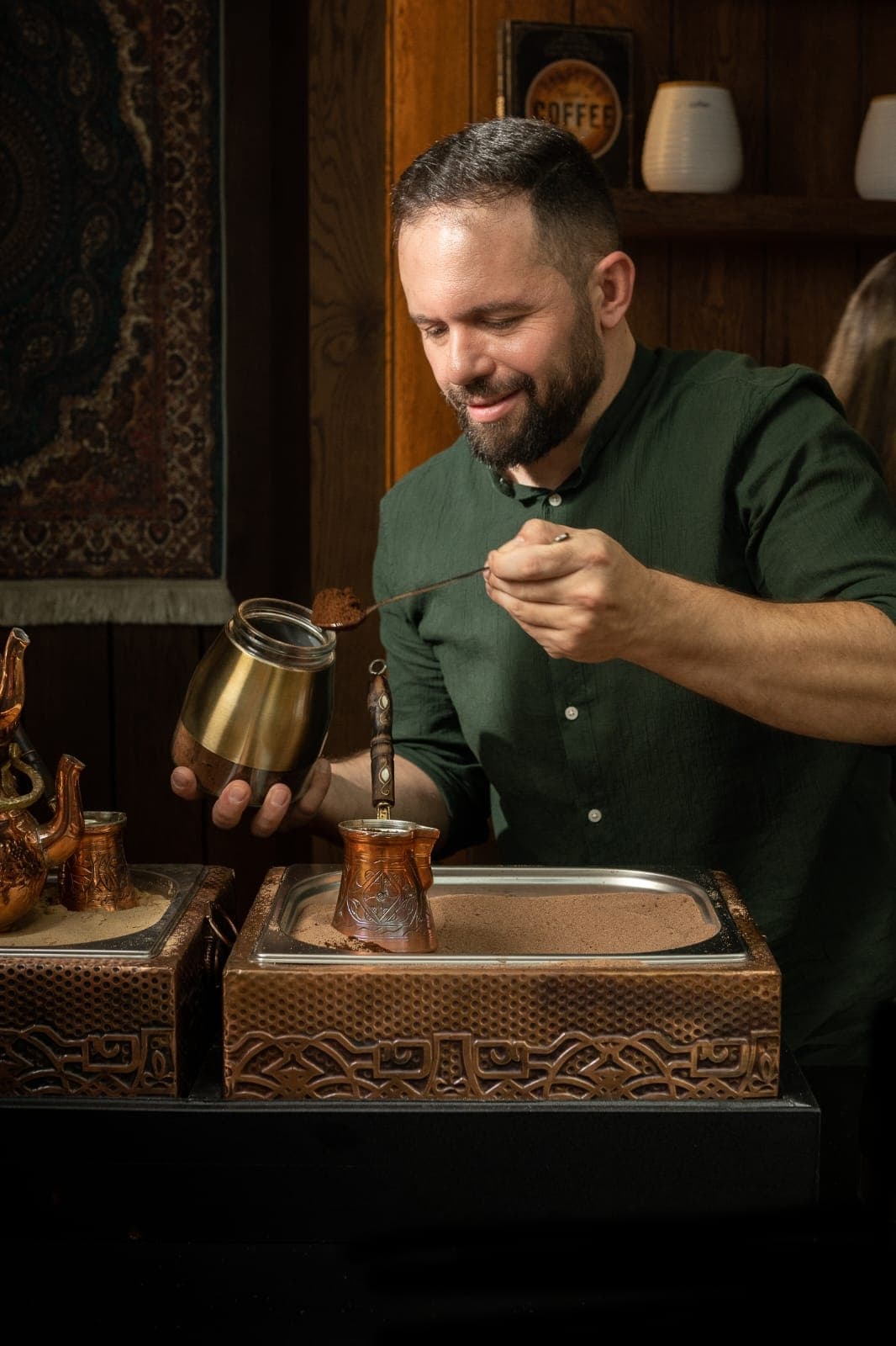 من القدس إلى العالم.. “قهوة إزحيمان” تحافظ على إرث القهوة الفلسطينية منذ أكثر من قرن